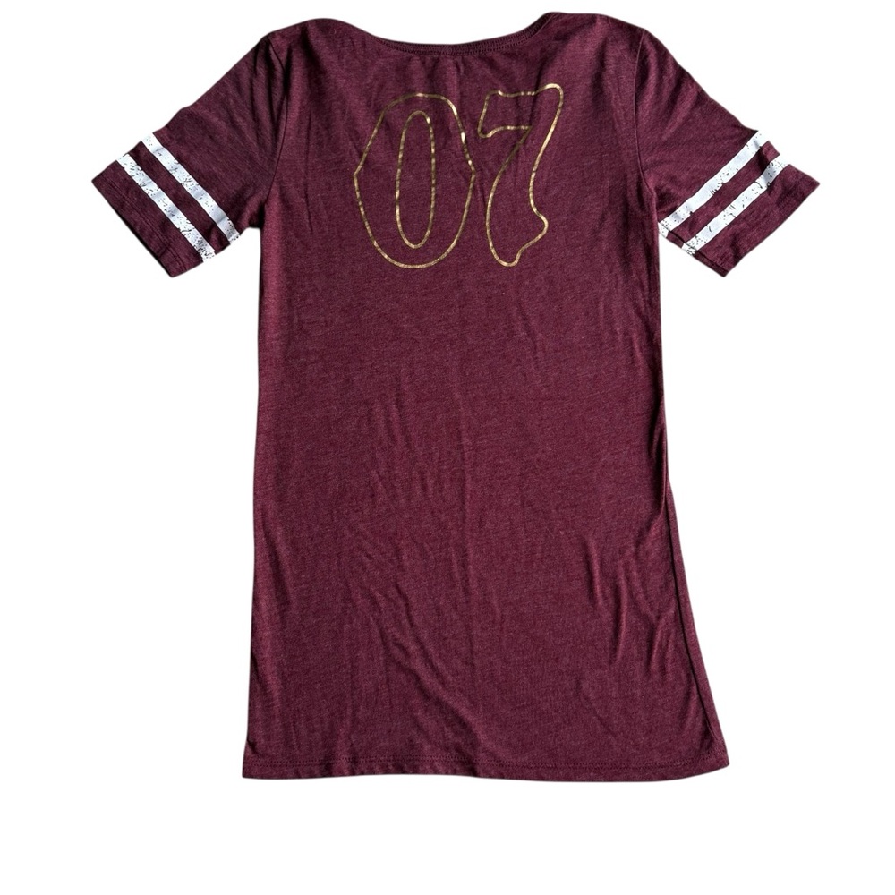 Warner Bros. Gryffindor Maroon Tee with Stripes - Picture 2 of 8